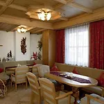Lasalt Szálloda 3*