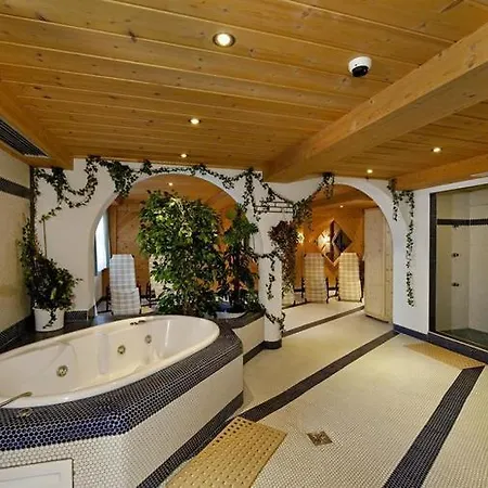 Lasalt - Mountain Legends Hotel 3* 이스크글
